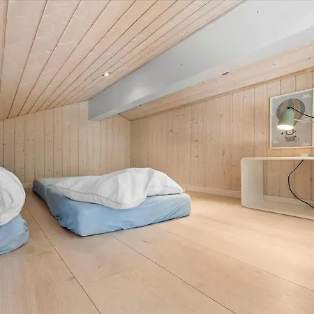 1464-aakirkeby-holsteroddevej-5 Casa vacanze Vester Somarken