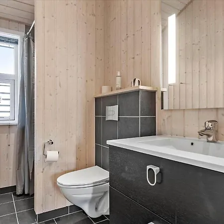 1464-aakirkeby-holsteroddevej-5 *